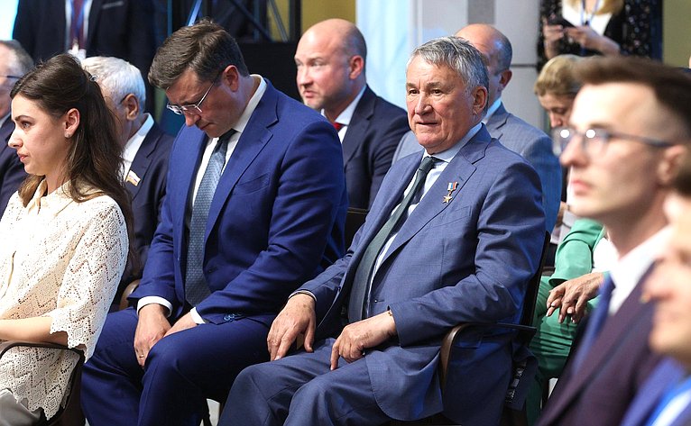 Встреча Председателя СФ Валентины Матвиенко и Председателя Совета Республики Национального собрания Республики Беларусь Натальи Кочановой с представителями молодежи России и Беларуси