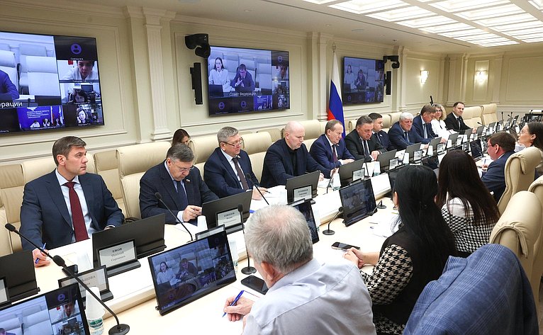 Круглый стол на тему «Права потребителей при оказании платных образовательных услуг»