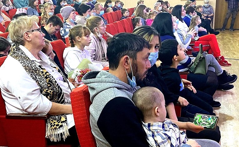 Олег Алексеев принял участие в торжествах по случаю Дня многодетных семей
