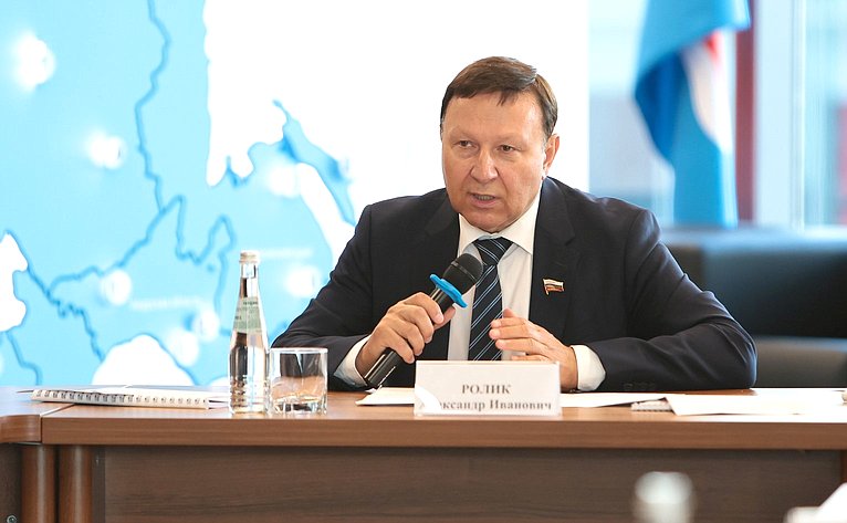 Александр Ролик и Виталий Алтабаев провели круглый стол по текущим вопросам развития лесного комплекса на Дальнем Востоке