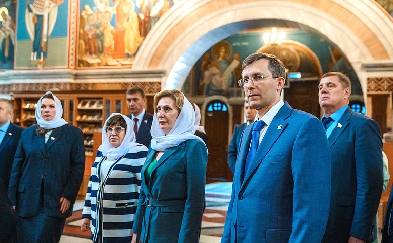 В рамках выездного заседания Комиссии СФ по развитию креативных (творческих) индустрий и народных художественных промыслов в России сенаторы посетили культурно-просветительные и социальные объекты