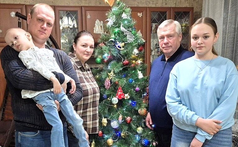 Василий Голубев в преддверии Нового года исполнил заветное желание юного жителя региона