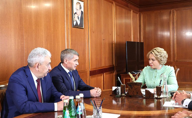Валентина Матвиенко провела встречу с руководством Чувашской Республики