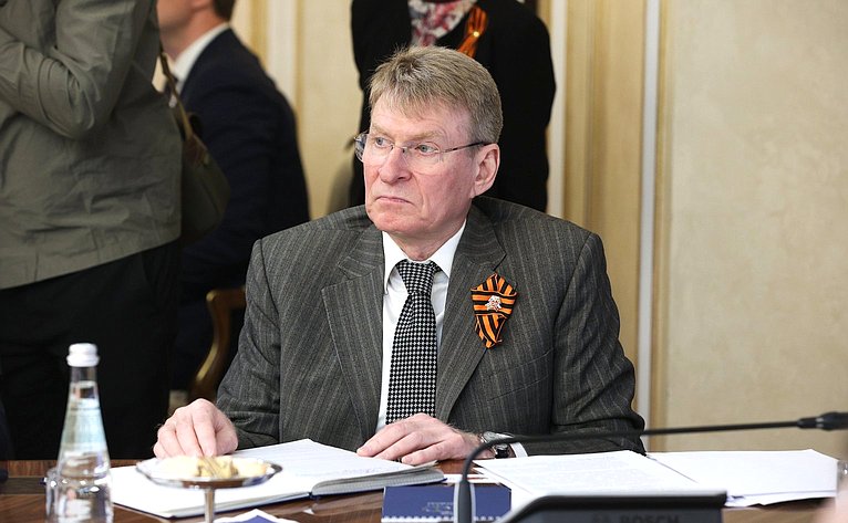 Валентина Матвиенко провела встречу с Генеральным секретарем Центрального комитета Коммунистической партии Вьетнама То Ламом