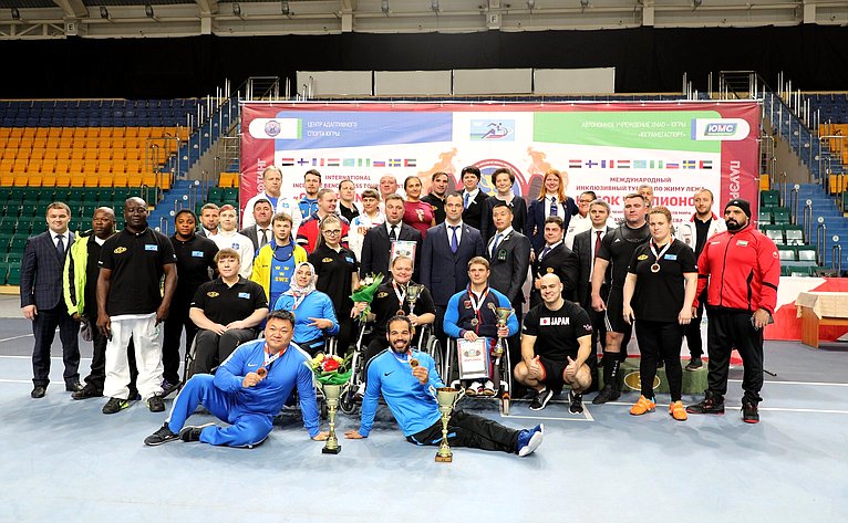 В Югре состоялся VI Международный инклюзивный турнир по жиму лежа «Кубок чемпионов»