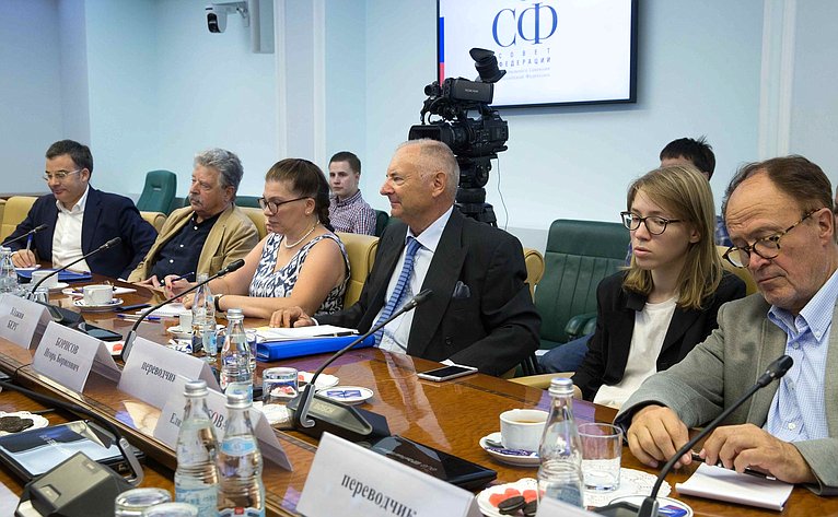 Встреча О. Морозова с делегацией международных экспертов в области избирательного процесса