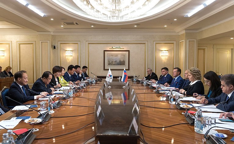 Встреча Валентины Матвиенко с Председателем Национального собрания Республики Корея Мун Хи Саном