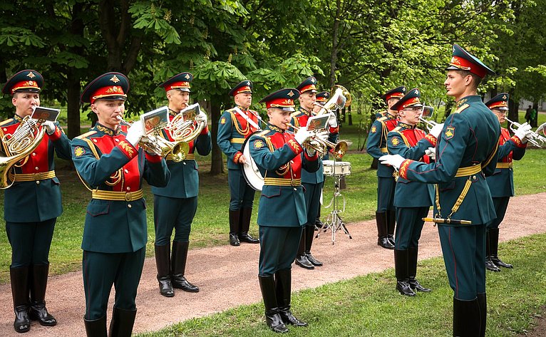 Церемония высадки деревьев в рамках проведения международной эколого-патриотической акции «Сад памяти», приуроченной к году Защитника Отечества