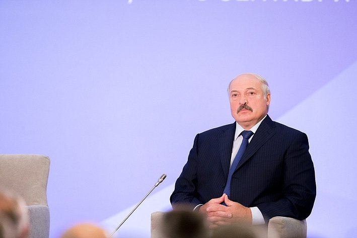 А. Лукашенко В пленарном заседании Второго форума регионов России и Беларуси приняли участие Президенты двух стран