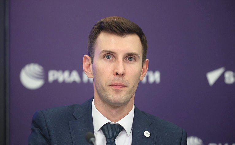 В пресс-центре МИА «Россия сегодня» член Комитета СФ по аграрно-продовольственной политике и природопользованию Ольга Епифанова приняла участие в пресс-конференции, посвященной результатам Всероссийского конкурса молодых управленцев «Лидеры села»