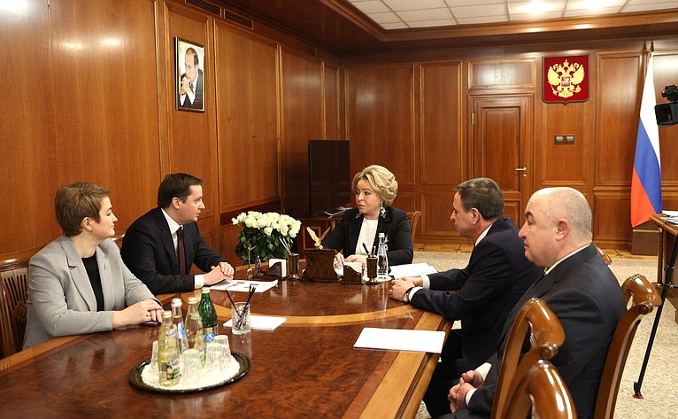 Валентина Матвиенко провела встречу с губернатором Архангельской области Александром Цыбульским