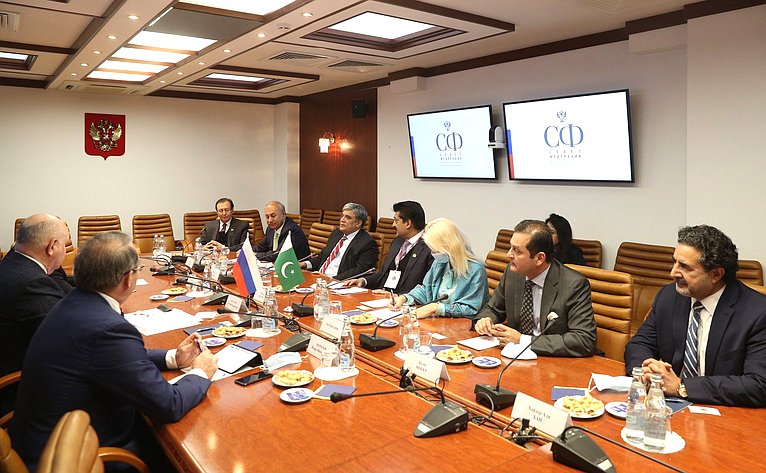 Встреча председателя Комитета СФ по международным делам Григория Карасина с лидером фракции «Движение за справедливость» в Сенате Исламской Республики Пакистан