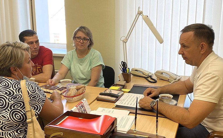 Олег Алексеев в ходе работы в регионе встретился с представителями общественной организации «Рассвет»