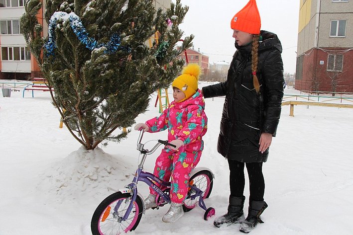 Елена Перминова в рамках всероссийской благотворительной акции «Ёлка желаний» исполнила мечту пятилетней девочки