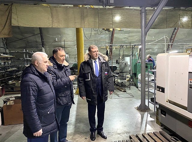 Константин Косачев и Сергей Мартынов посетили одно из региональных научно-производственных предприятий, продукция которого используется в автомобилестроении, машиностроении, приборостроении, энергоснабжении и других отраслях