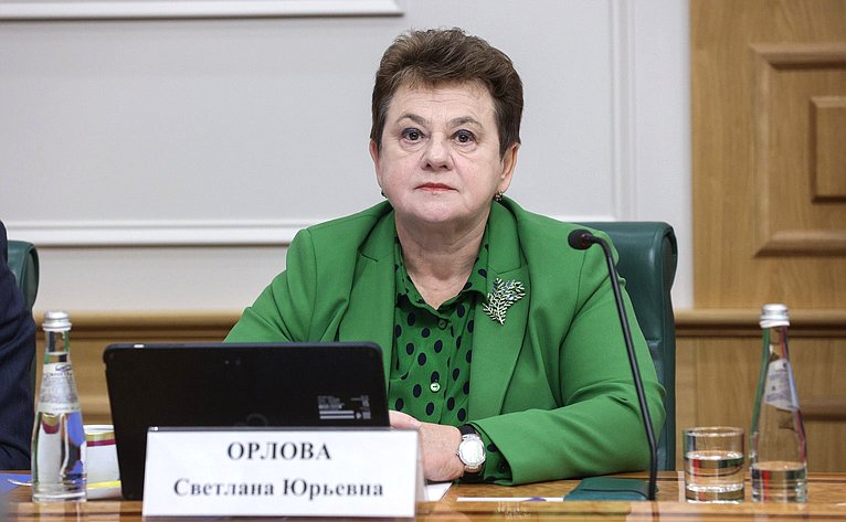 Встреча сенаторов Российской Федерации с Министром юстиции РФ Константином Чуйченко в формате «Открытого диалога»