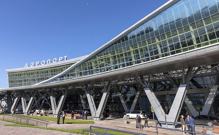 Андрей Хапочкин принял участие в торжественной церемонии открытия нового аэровокзала в Южно-Сахалинске