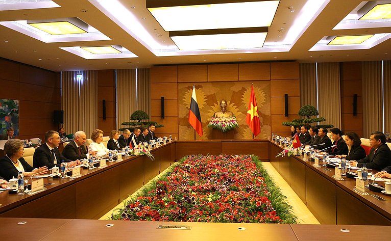 Валентина Матвиенко провела встречу с Председателем Национального собрания СРВ Нгуен Тхи Ким Нган
