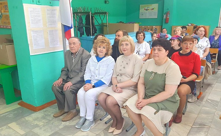 Нина Куликовских поздравила обучающихся Воргинской средней школы с Международным днем защиты детей