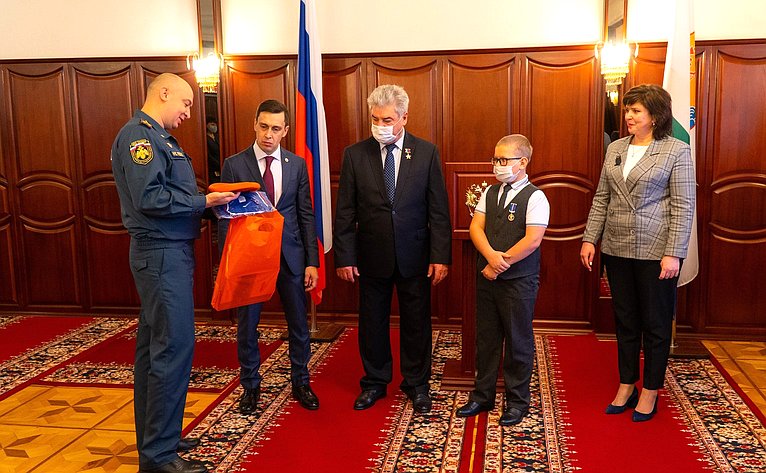 В. Бондарев: Детей, совершивших героический поступок, всегда отличает ...