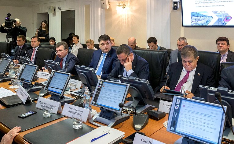 Расширенное заседание Комитета СФ по Регламенту и организации парламентской деятельности, посвященное подготовке к ЧМ-2018
