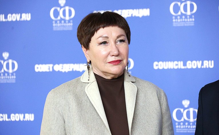 Елена Перминова встретилась с членом Постоянного комитета по вопросам государственной бюджетной отчетности и экономики Национального совета Намибии Абнером Шиконго
