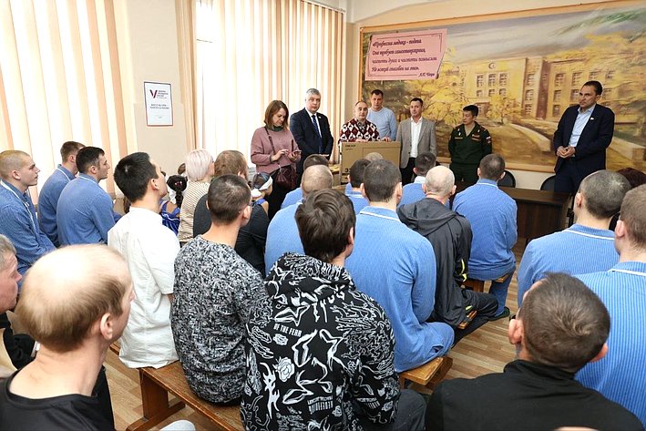 Андрей Хапочкин поздравил героев СВО с Днём Защитника Отечества