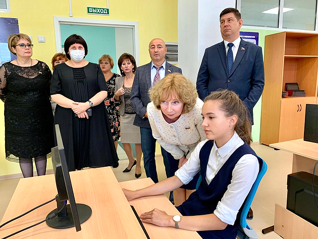 В ходе рабочей поездки сенаторы посетили ряд школ Хабаровского края