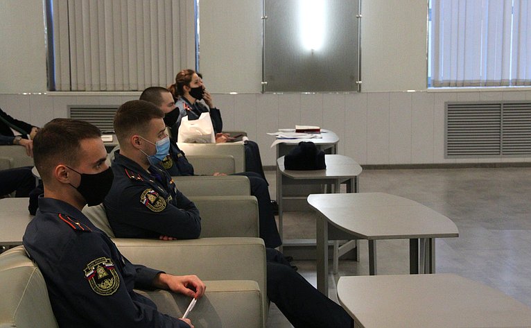 Заседание «круглого стола», приуроченного ко Дню Героев Отечества