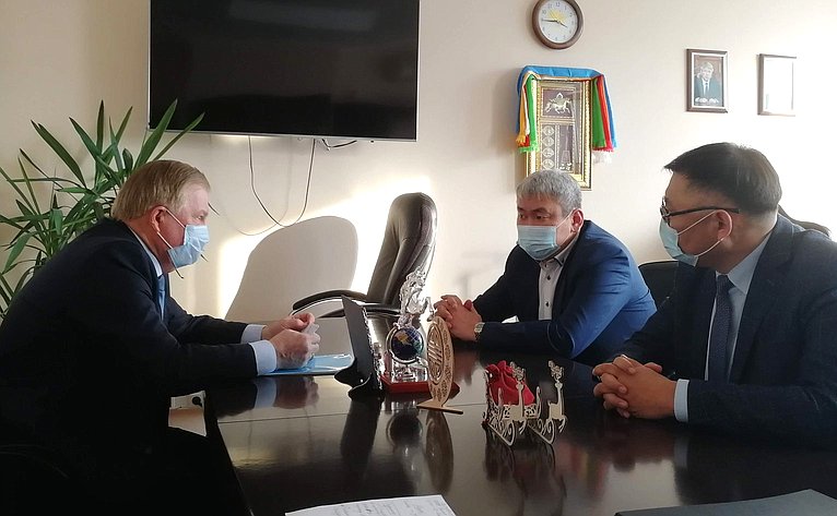 Встреча Вячеслава Наговицына с министром образования и науки Бурятии Баиром Жалсановым