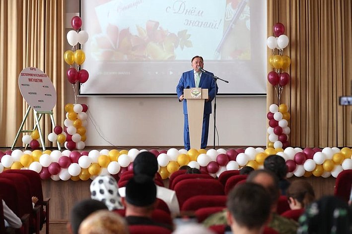 Мухарбек Барахоев вместе с главой региона Махмуд-Али Калиматовым принял участие в церемонии открытия новой школы в селе Долаково Назрановского района