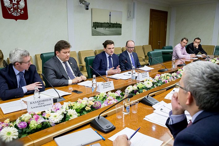 Н. Журавлев провел совещание по законопроекту «О деятельности по взысканию задолженности»
