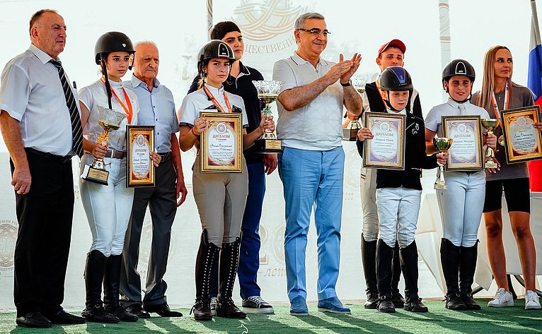 Владимир Бекетов принял участие в проведении соревнований по конному спорту в Краснодарском крае
