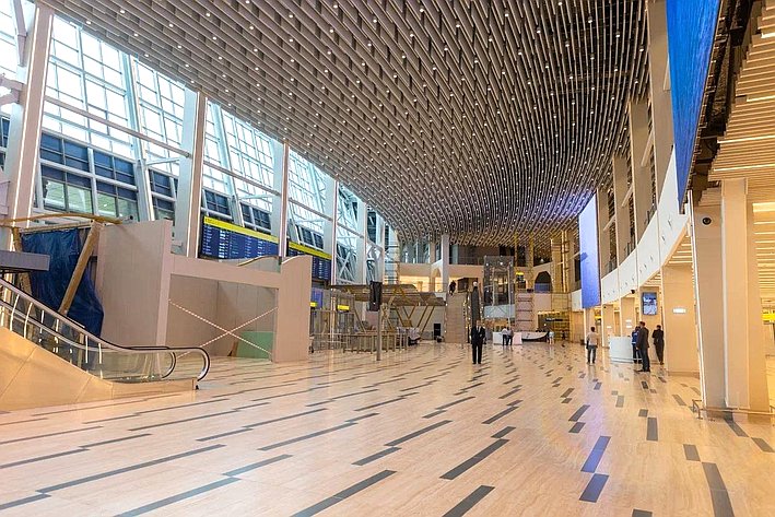 Андрей Хапочкин посетил новый аэровокзальный комплекс в Южно-Сахалинске
