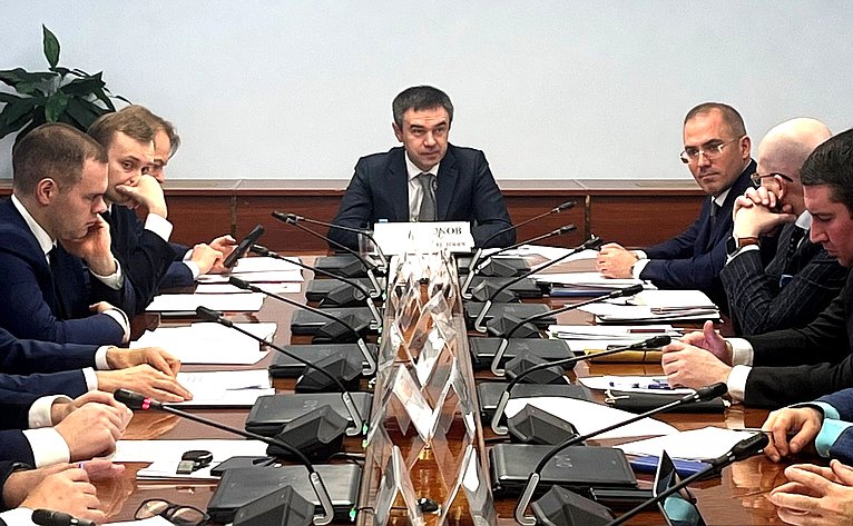 Мурат Хапсироков провел совещание по вопросам совершенствования законодательного регулирования с целью создания условий для привлечения частных инвестиций в космическую отрасль