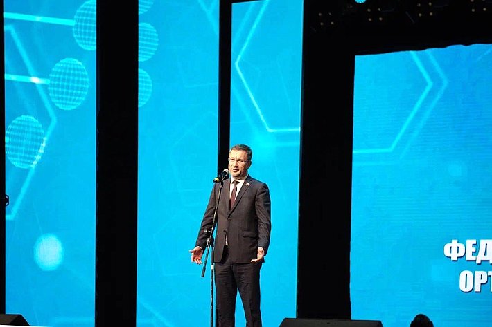 Николай Владимиров вручил благодарности работникам Федерального центра травматологии, ортопедии и эндопротезирования в г. Чебоксары