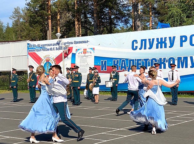 В образовательном центре-кадетской школе «Корабелы Прионежья» Вытегорского района состоялся первый выпуск