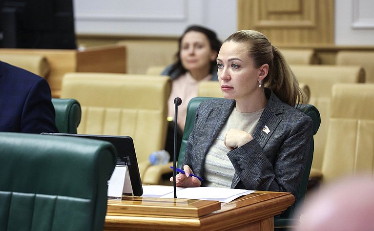 Встреча сенаторов Российской Федерации с Министром юстиции РФ Константином Чуйченко в формате «Открытого диалога»