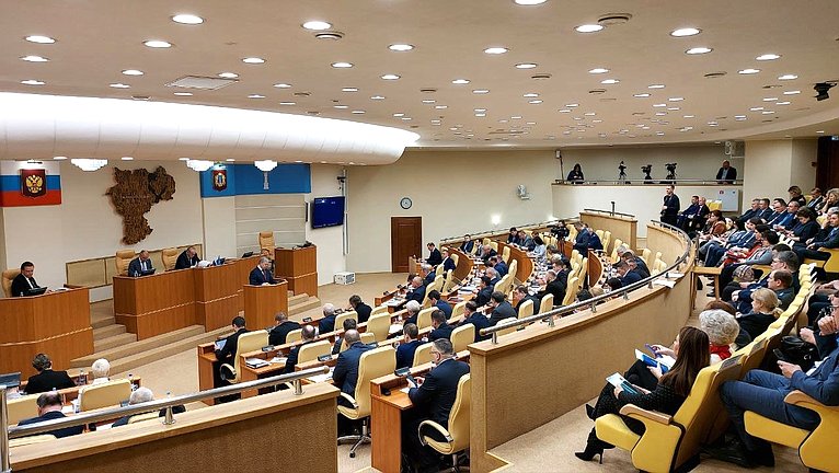 Сергей Рябухин в ходе работы в регионе принял участие в 65-м заседании Законодательного Собрания