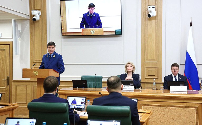 Парламентские слушания на тему «Вопросы повышения эффективности управления многоквартирными домами: основные подходы и предложения»