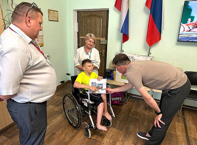 Воспитанникам Алешкинского детского дома переданы подарки
