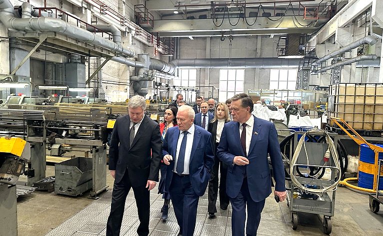 Сергей Рябухин совместно с губернатором Алексеем Русских посетили Димитровградский вентильный завод