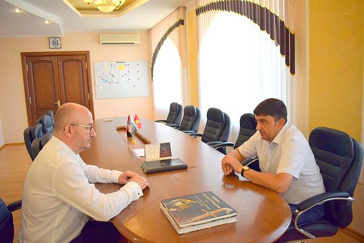 Олег Цепкин провел рабочую встречу с главой Златоустовского городского округа
