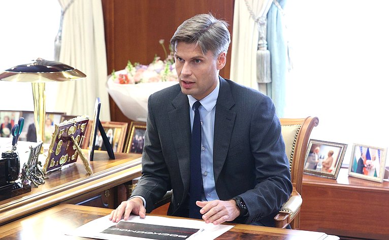 Встреча Председателя Совета Федерации Валентины Матвиенко с генеральным директором госкорпорации «Роскосмос» Дмитрием Бакановым