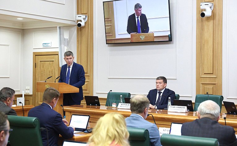 Встреча сенаторов Российской Федерации с Министром экономического развития РФ Максимом Решетниковым в формате «Открытого диалога»