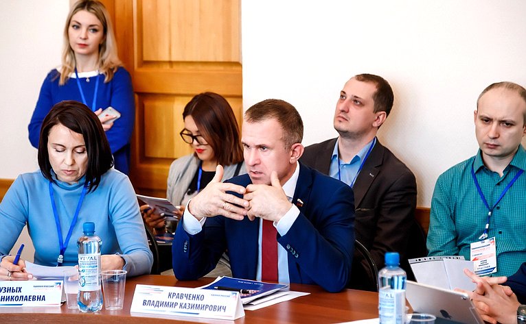 В. Кравченко выступил модератором площадки «Достойная жизнь» на форуме «Направление 2026» в г. Томске