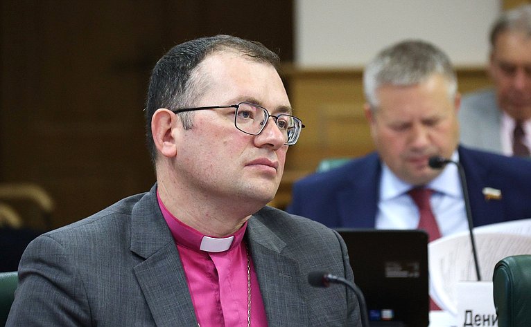 Заседание Совета по межнациональным отношениям и взаимодействию с религиозными объединениями при Совете Федерации на тему «Сохранение этнокультурного и языкового многообразия РФ»