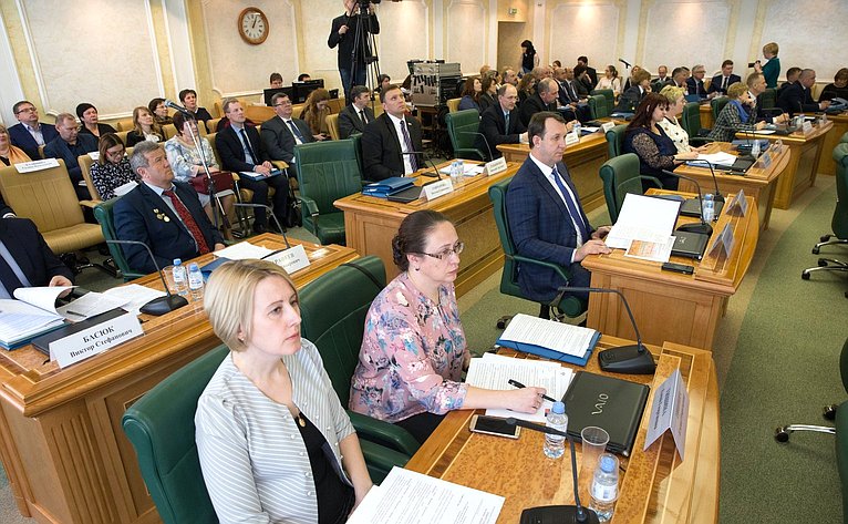 Парламентские слушания на тему «О состоянии и перспективах развития сельской школы в Российской Федерации»