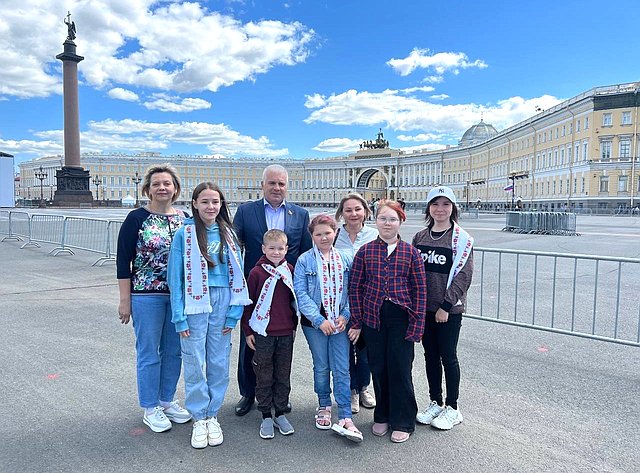 Дети военнослужащих из Марий Эл посетили Санкт-Петербург
