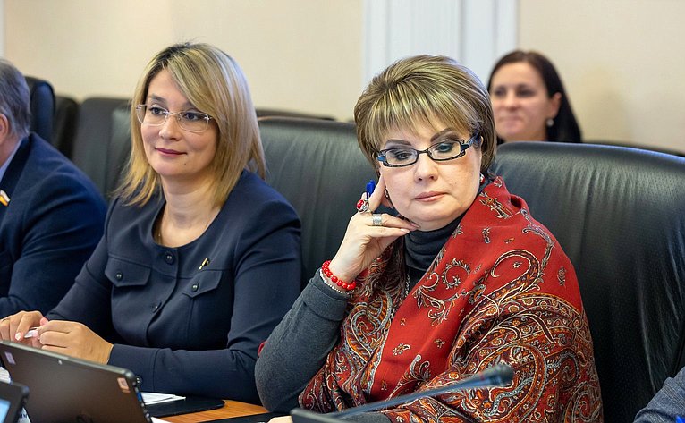 Наталия Косихина и Елена Грешнякова